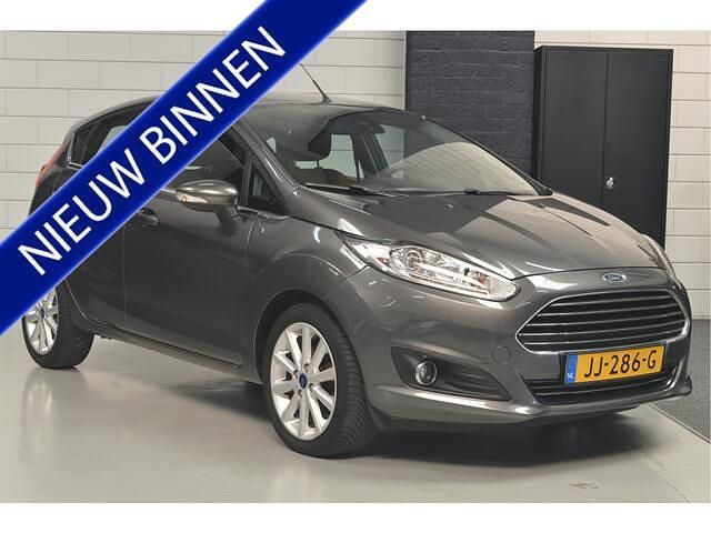 Grijs Gebruikt 2016 Ford Fiesta Titanium Hatchback | € 6.950 (Eerlijke prijs) - Afbeelding 1/4