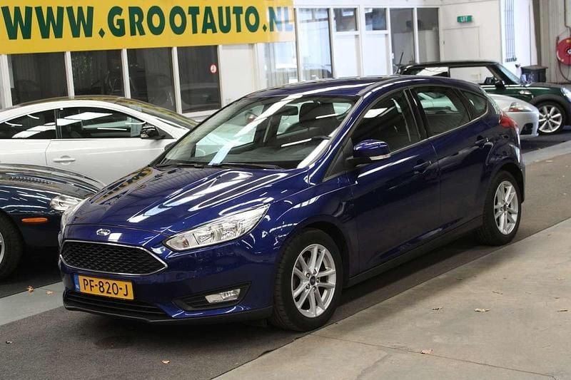 Blauw Gebruikt 2017 Ford Focus Hatchback | € 6.944 (Super prijs) - Afbeelding 1/4