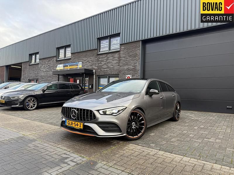 Grijs Gebruikt 2020 Mercedes CLA200 Shooting Brake Premium Plus Stationwagen | € 28.750 (Eerlijke prijs) - Afbeelding 1/4