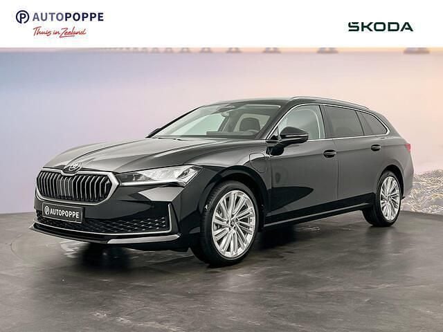 Nieuw Skoda Superb Business Line 204 PK (150 kW) 2026 Zwart Stationwagen
