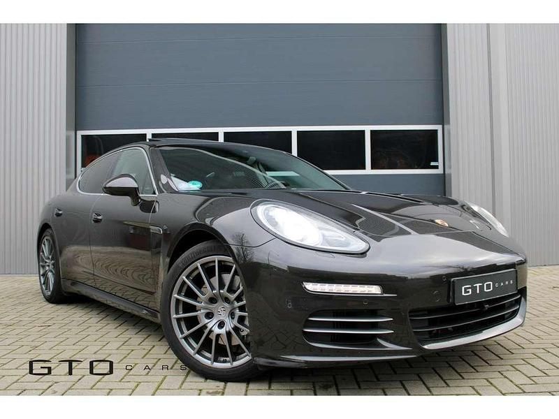 Grijs Occasion 2013 Porsche Panamera Hatchback | € 34.950 (Duur) - Afbeelding 1/4