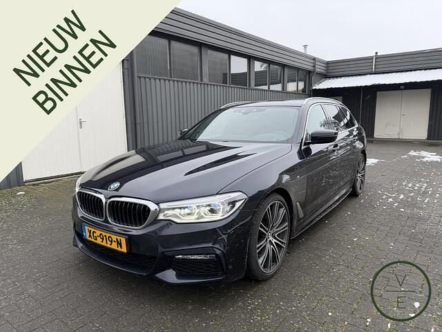 Zwart (metallic) Occasion 2019 BMW 530 Executive Stationwagen | € 25.888 (Goede deal) - Afbeelding 1/4