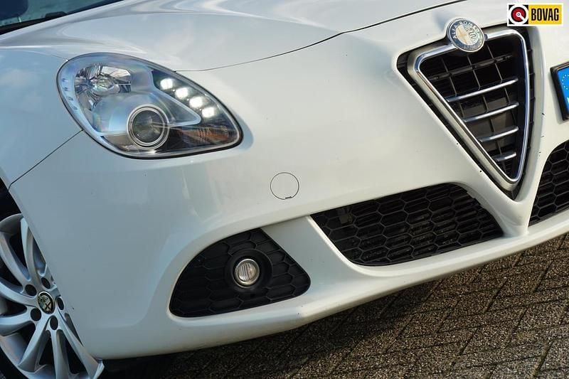 Occasion Alfa Romeo Giulietta Distinctive 170 PK (125 kW) 2012 Wit Hatchback