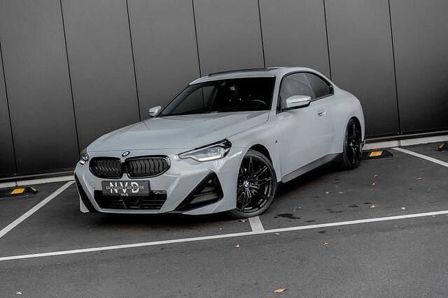 Grijs Gebruikt 2022 BMW 220 M Sport Coupé | € 34.650 (Goede deal) - Afbeelding 1/4