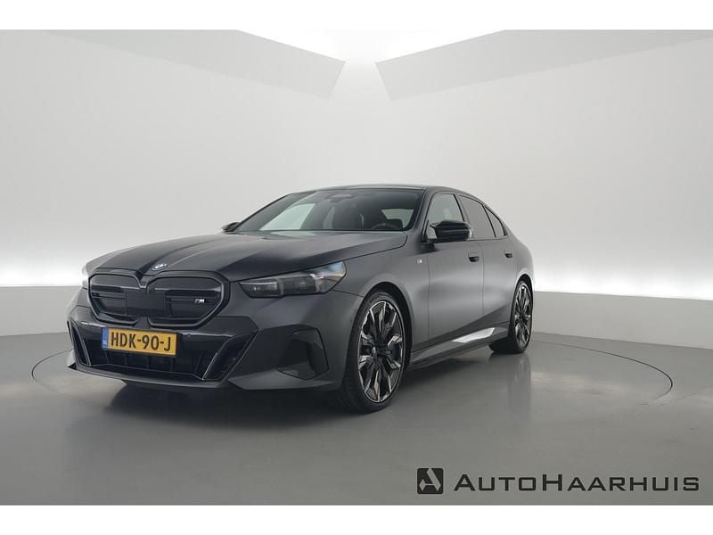 Grijs Gebruikt 2024 BMW i5 M Sport Sedan | € 85.900 - Afbeelding 1/3