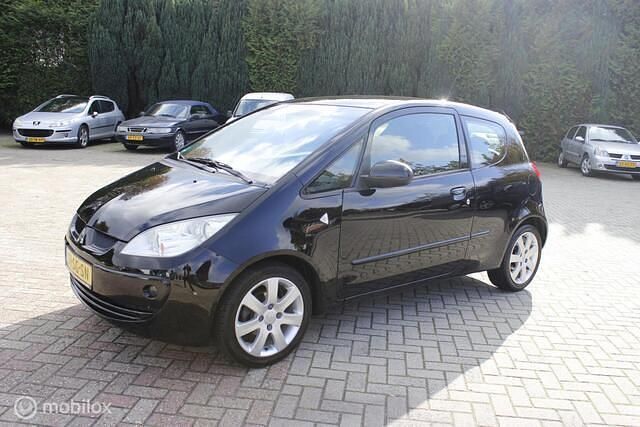 Zwart Gebruikt 2006 Mitsubishi Colt Invite Hatchback | € 1.750 (Eerlijke prijs) - Afbeelding 1/4