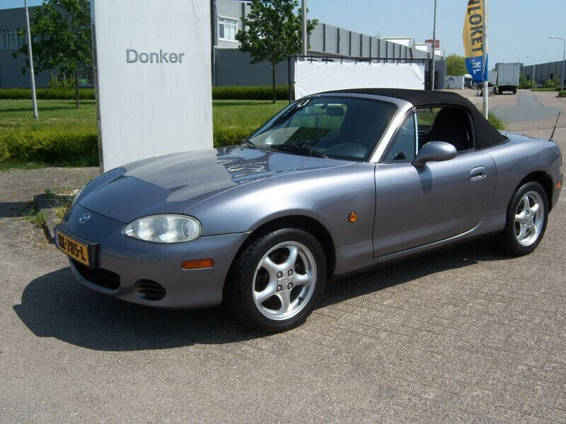 Grijs Gebruikt 2004 Mazda MX5 Dynamic Cabriolet | € 7.300 (Duur) - Afbeelding 1/4