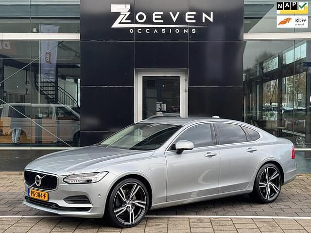 Grijs Gebruikt 2017 Volvo S90 Momentum Sedan | € 21.995 (Eerlijke prijs) - Afbeelding 1/4