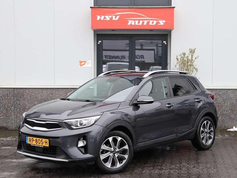 Grijs Occasion 2018 Kia Stonic SUV | € 10.900 (Eerlijke prijs) - Afbeelding 1/3