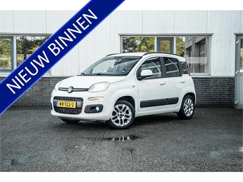 Wit Gebruikt 2012 Fiat Panda Lounge Hatchback | € 3.950 (Eerlijke prijs) - Afbeelding 1/4