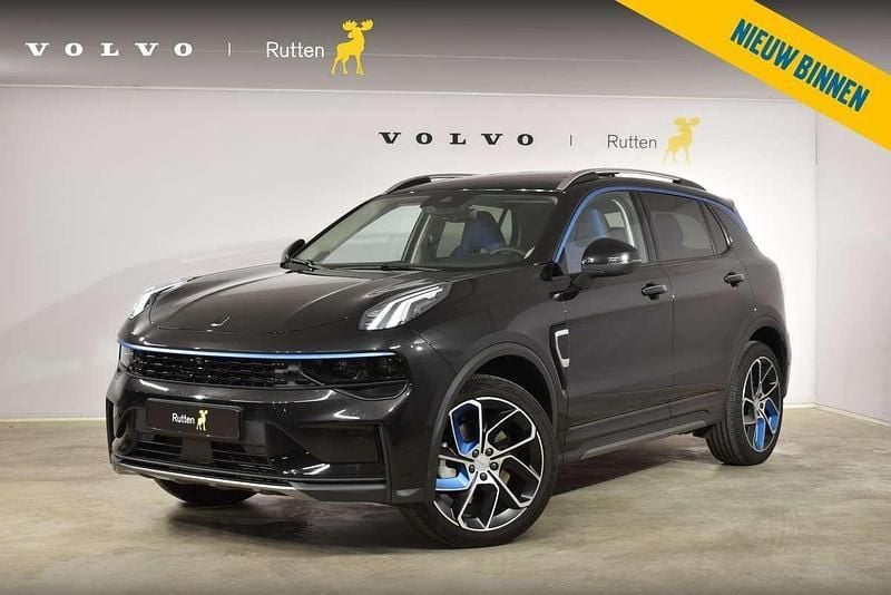Zwart Gebruikt 2023 Lynk & Co 01 SUV | € 28.840 (Eerlijke prijs) - Afbeelding 1/4