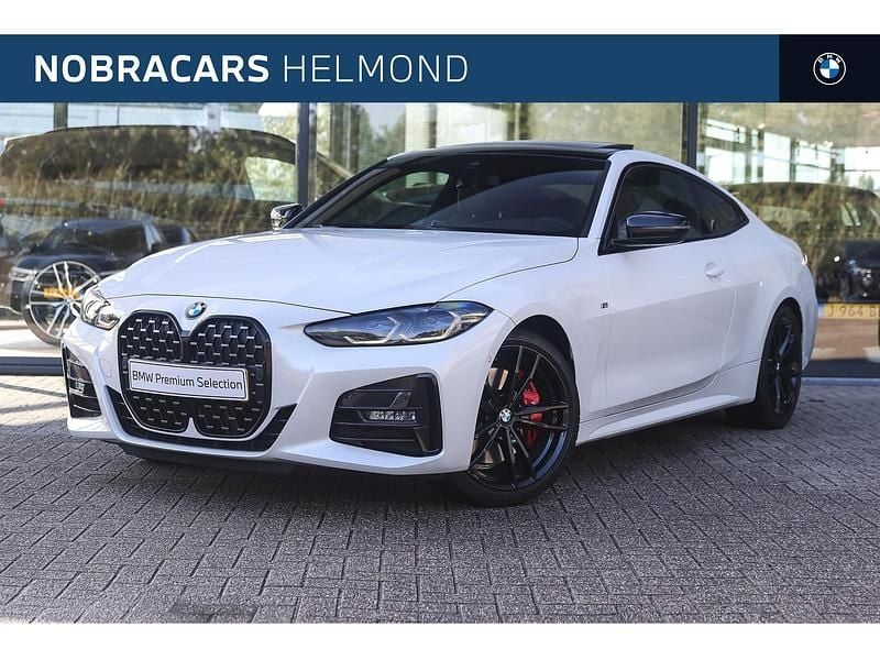 Mineralweiss (licht wit metallic) Gebruikt 2021 BMW 420 Comfort Edition Coupé | € 37.450 (Eerlijke prijs) - Afbeelding 1/4