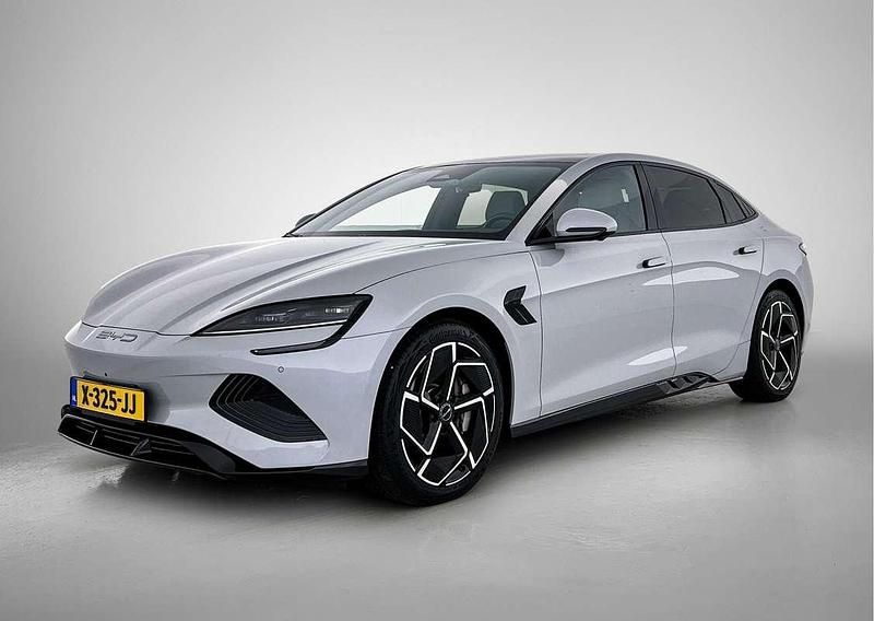 Grijs Gebruikt 2023 BYD Seal Sedan | € 37.950 - Afbeelding 1/4