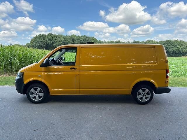 Geel Gebruikt 2015 VW T5 Van | € 6.500 (Goede deal) - Afbeelding 1/4