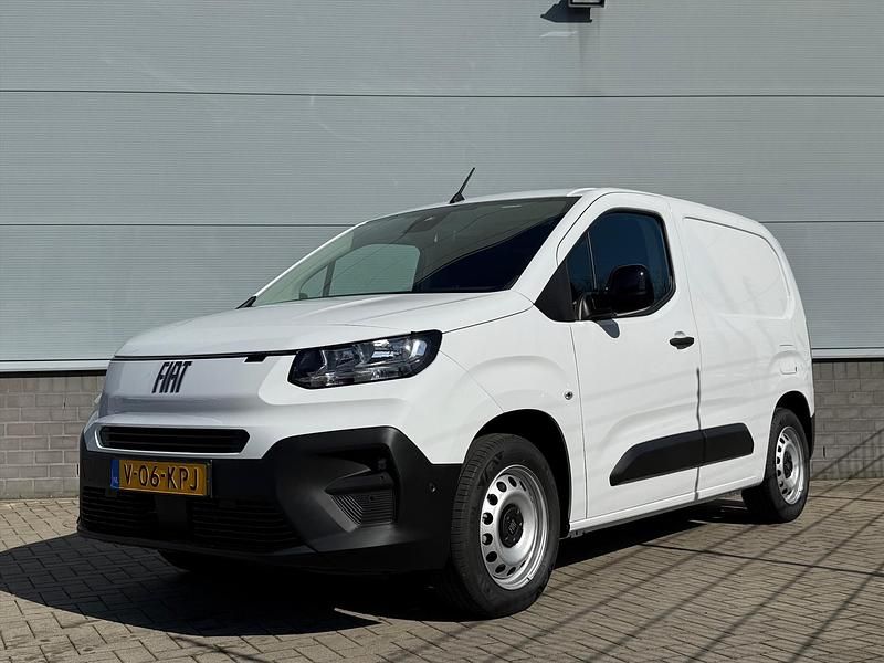 Wit Gebruikt 2024 Fiat Doblò MPV | € 22.899 - Afbeelding 1/4
