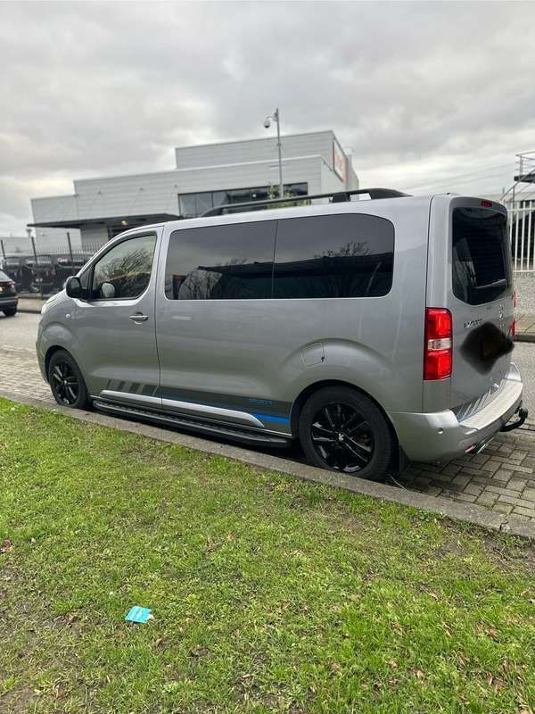 Grijs Gebruikt 2021 Peugeot Expert Sport Van | € 21.500 (Super prijs) - Afbeelding 1/4