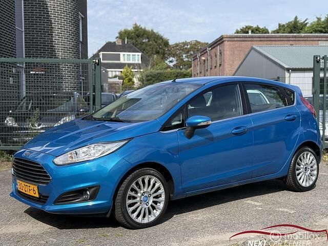 Occasion Ford Fiesta Titanium 101 PK (74 kW) 2013 Blauw Hatchback