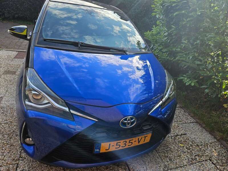 Blauw Gebruikt 2017 Toyota Yaris Hybrid MPV | € 17.500 (Iets duurder) - Afbeelding 1/4