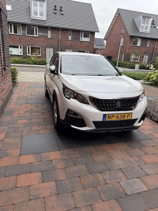 Wit Gebruikt 2017 Peugeot 3008 Active MPV | € 13.000 (Goede deal) - Afbeelding 1/4
