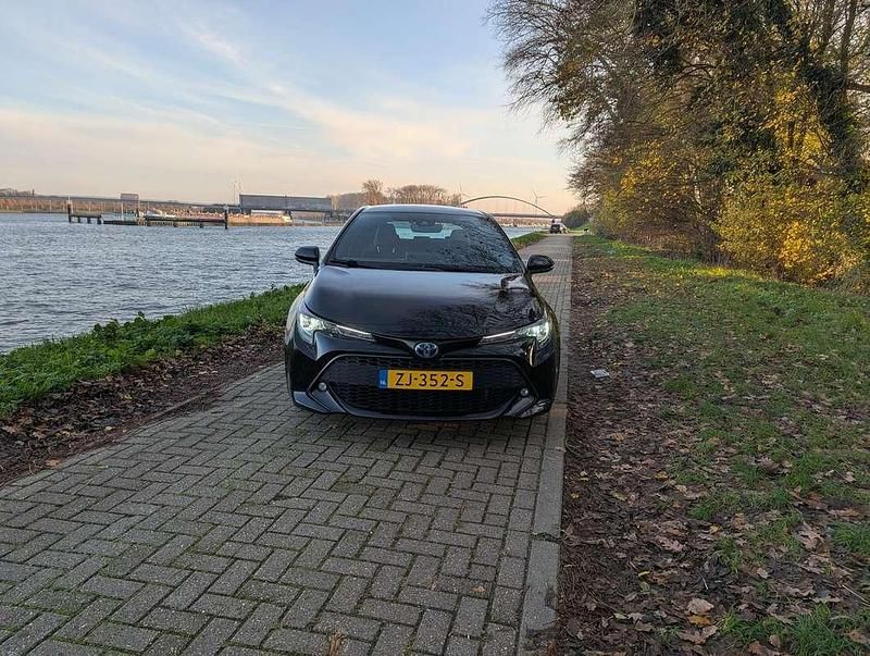 Occasion Toyota Corolla Edition 98 PK (72 kW) 2019 Zwart Hatchback