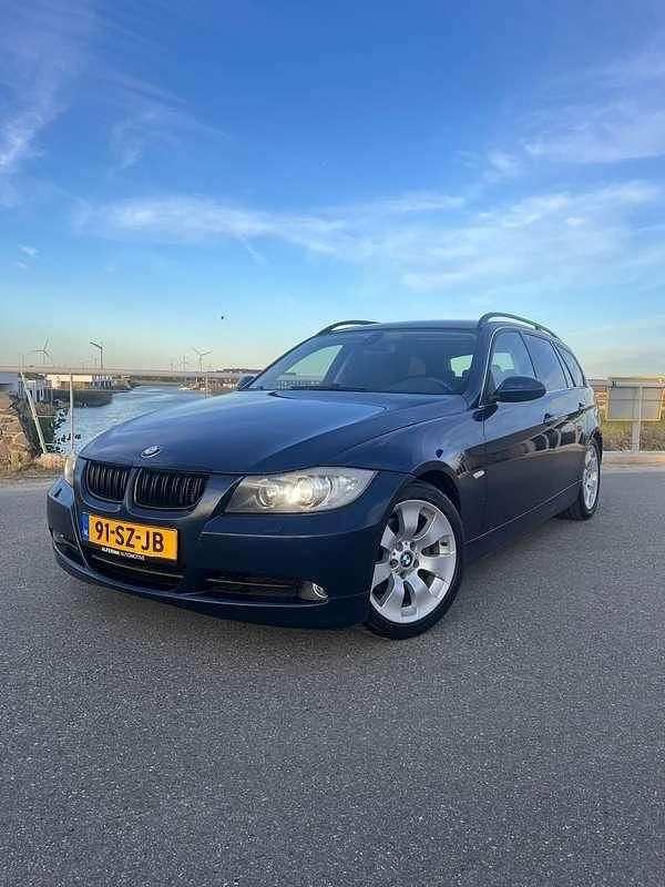 Blauw Gebruikt 2006 BMW 325 Stationwagen | € 4.999 (Super prijs) - Afbeelding 1/4