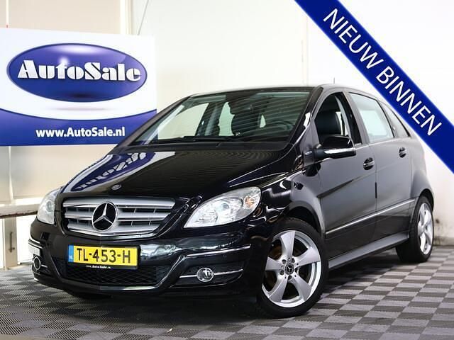 Zwart, metallic lak Gebruikt 2011 Mercedes B180 MPV | € 5.944 (Eerlijke prijs) - Afbeelding 1/4