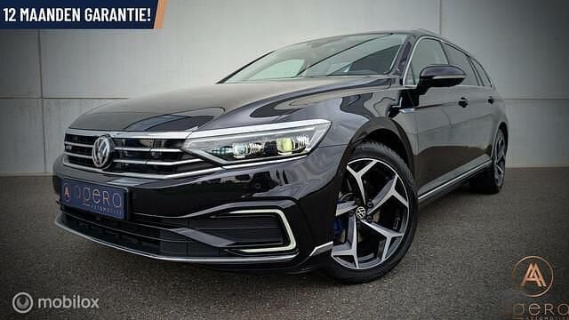 Zwart Gebruikt 2020 VW Passat Business Stationwagen | € 25.899 (Iets duurder) - Afbeelding 1/4