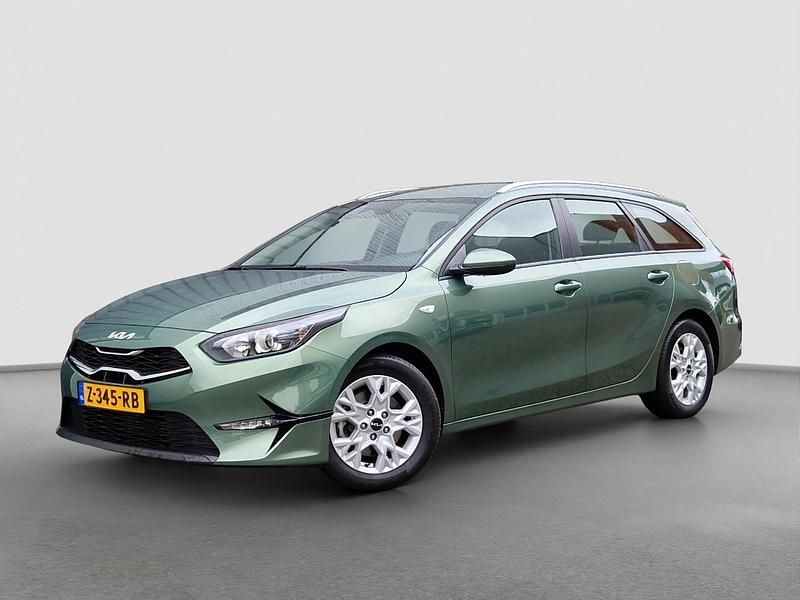 Groen Gebruikt 2024 Kia Ceed Comfort Stationwagen | € 24.935 (Eerlijke prijs) - Afbeelding 1/4