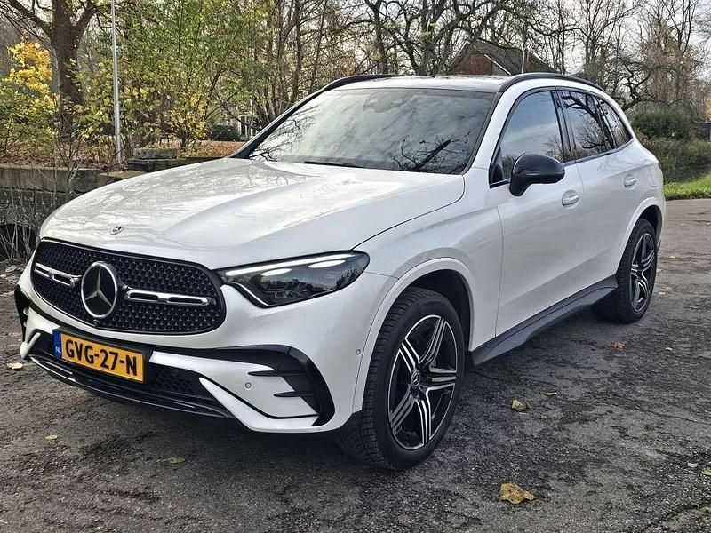 Wit Gebruikt 2023 Mercedes GLC300e AMG SUV | € 57.500 (Super prijs) - Afbeelding 1/4