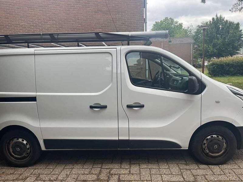 Wit Gebruikt 2015 Renault Trafic Van | € 7.600 (Eerlijke prijs) - Afbeelding 1/4