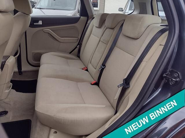 Occasion Ford Focus Ghia 125 PK (91 kW) 2010 Grijs Stationwagen