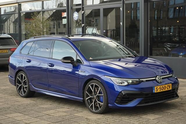 Blauw Occasion 2022 VW Golf VIII R Stationwagen | € 42.750 (Iets duurder) - Afbeelding 1/4
