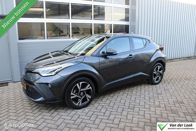 Grijs (metallic) Occasion 2023 Toyota C-HR SUV | € 26.950 (Super prijs) - Afbeelding 1/4