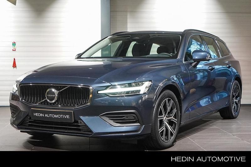 Blauw Occasion 2022 Volvo V60 Core Stationwagen | € 33.990 (Iets duurder) - Afbeelding 1/4