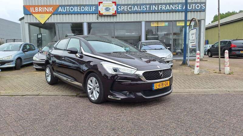 Paars Gebruikt 2016 DS Automobiles DS5 Hatchback | € 13.950 (Eerlijke prijs) - Afbeelding 1/4