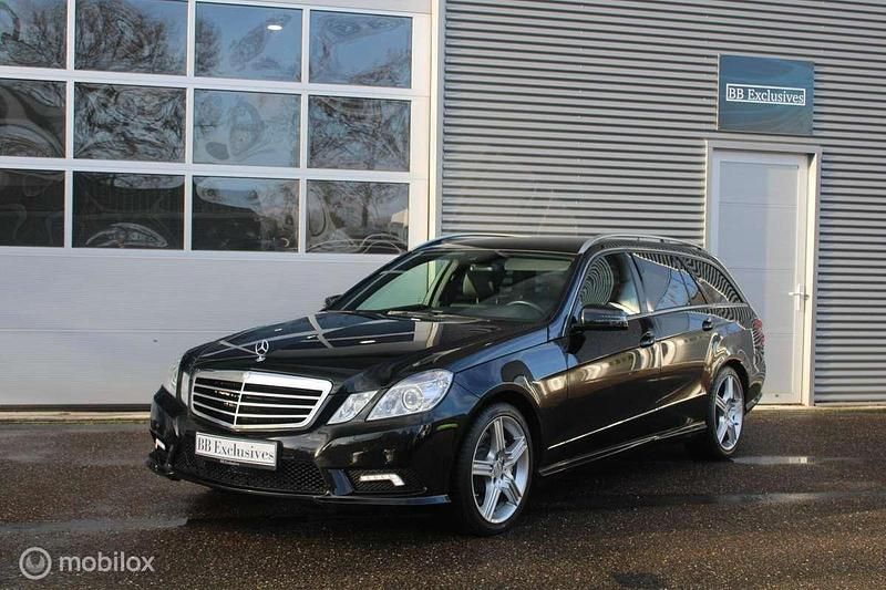 Zwart Gebruikt 2010 Mercedes E500 Avantgarde Stationwagen | € 18.950 - Afbeelding 1/4