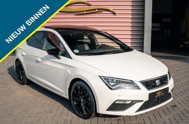 Wit Gebruikt 2019 Seat Leon Hatchback | € 22.950 (Duur) - Afbeelding 1/4