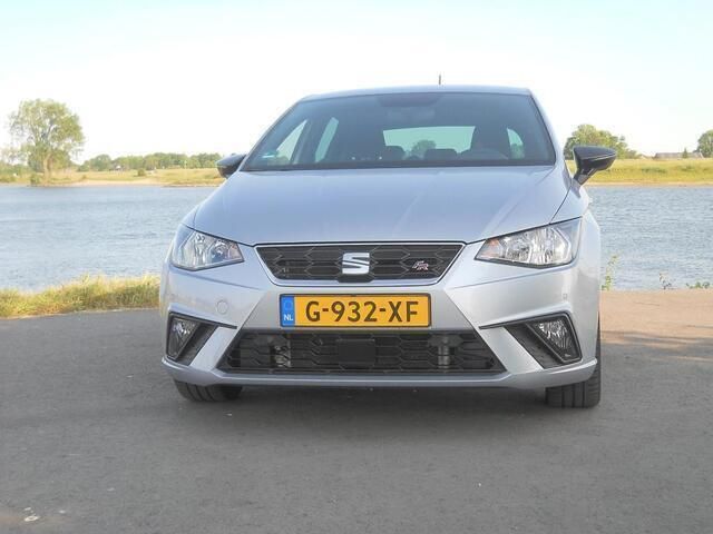Grijs Gebruikt 2019 Seat Ibiza Business Hatchback | € 15.550 (Iets duurder) - Afbeelding 1/4