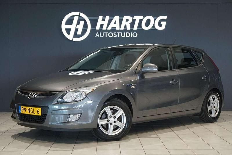 Grijs Gebruikt 2010 Hyundai i30 Dynamiq Hatchback | € 3.940 (Goede deal) - Afbeelding 1/4