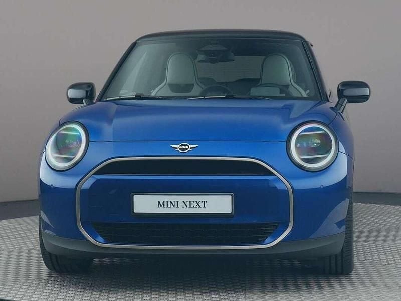 Occasion Mini Cooper Favoured 135 kW (184 PK) 2025 Blauw Hatchback