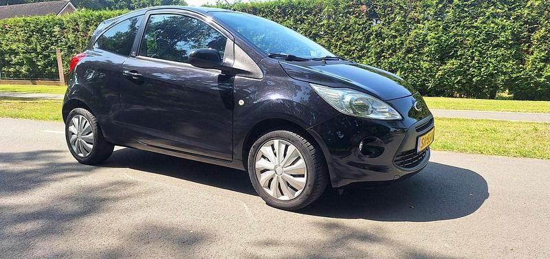 Zwart Gebruikt 2014 Ford Ka Style Hatchback | € 4.190 (Eerlijke prijs) - Afbeelding 1/4