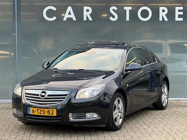 Zwart Gebruikt 2013 Opel Insignia Cosmo Hatchback | € 6.444 - Afbeelding 1/4