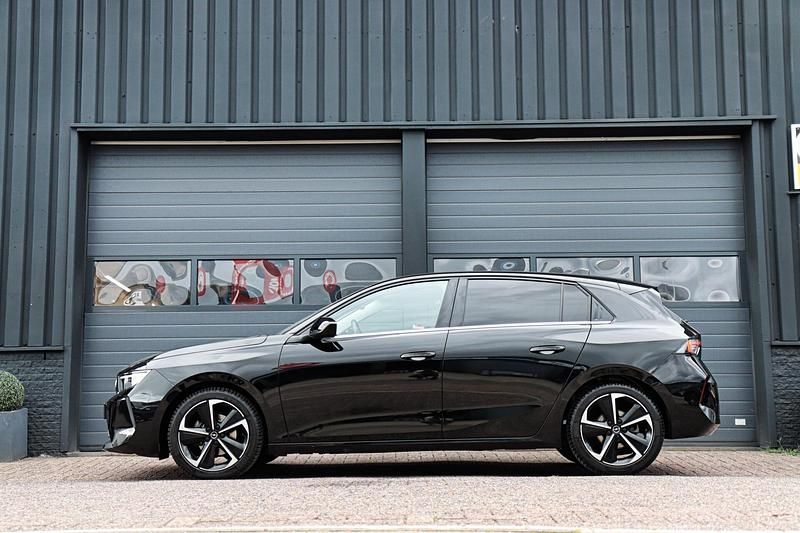 Occasion Opel Astra Elegance 131 PK (96 kW) 2023 Zwart Hatchback