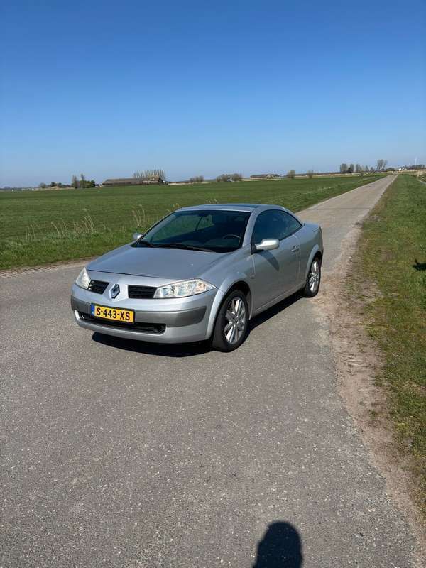 Grijs Gebruikt 2006 Renault Mégane Cabriolet Authentique Cabriolet | € 850 (Super prijs) - Afbeelding 1/4