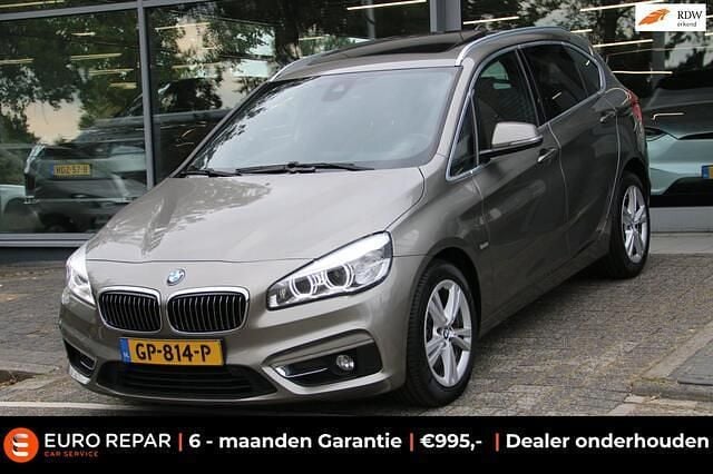 Grijs Gebruikt 2015 BMW 218 Luxury Line Stationwagen | € 11.495 (Goede deal) - Afbeelding 1/4