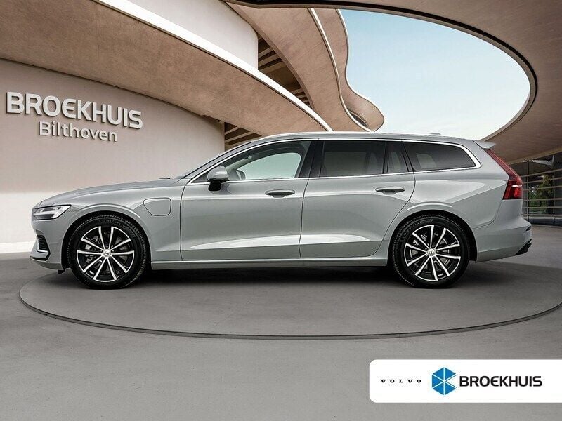 Grijs Gebruikt 2024 Volvo V60 Core Stationwagen | € 49.900 (Eerlijke prijs) - Afbeelding 1/4