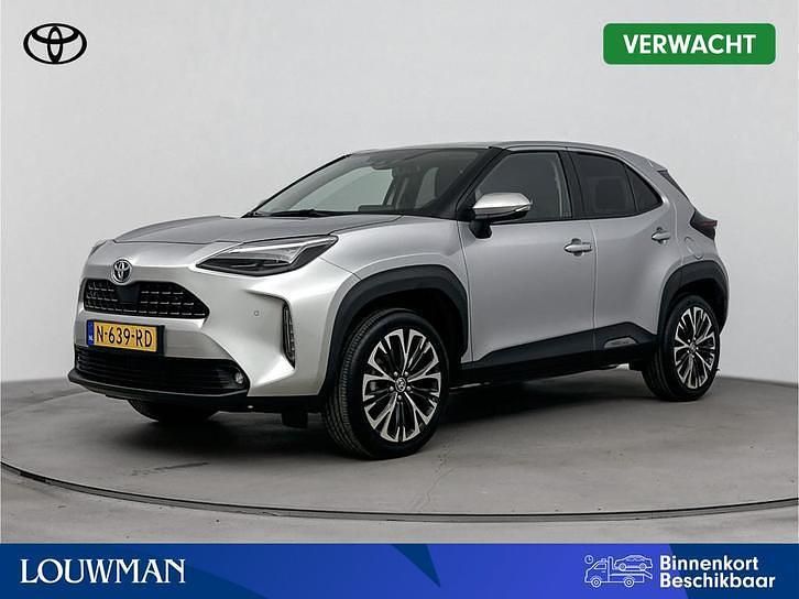 Grijs metallic Gebruikt 2021 Toyota Yaris Executive SUV | € 26.950 (Goede deal) - Afbeelding 1/4