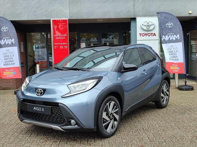 Grijs Nieuw 2025 Toyota Aygo X Envy SUV | € 24.795 - Afbeelding 1/4