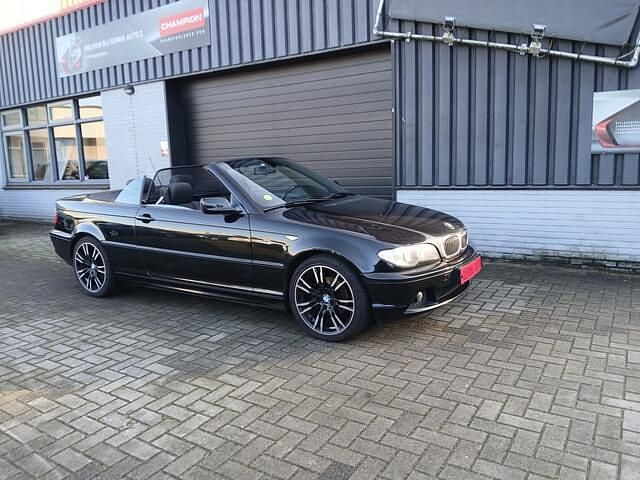Zwart Occasion 2003 BMW 318 Executive Cabriolet | € 4.950 (Goede deal) - Afbeelding 1/4