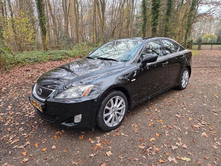 Gebruikt 2006 Lexus IS220d Business Edition Sedan | € 3.750 - Afbeelding 1/4